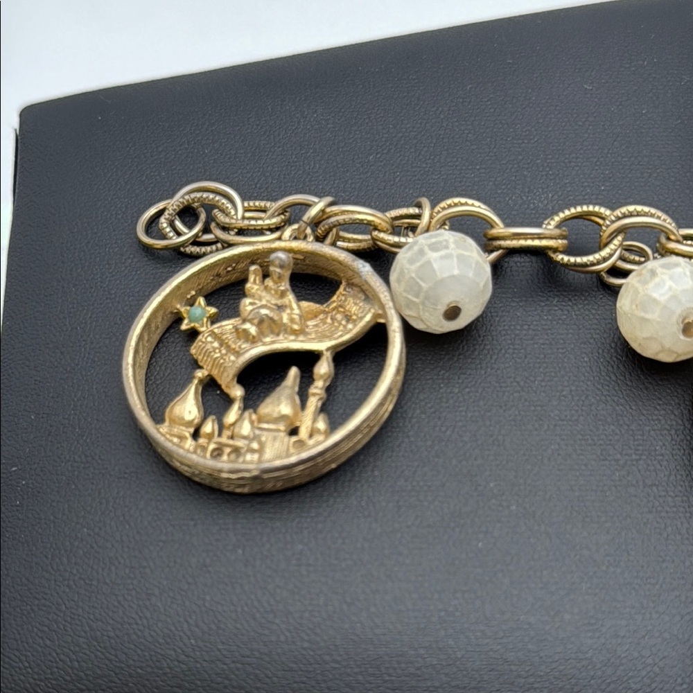 Vintage gold tone statement charm bracelet travel Europe France Eiffel Tower - Picture 2 of 9